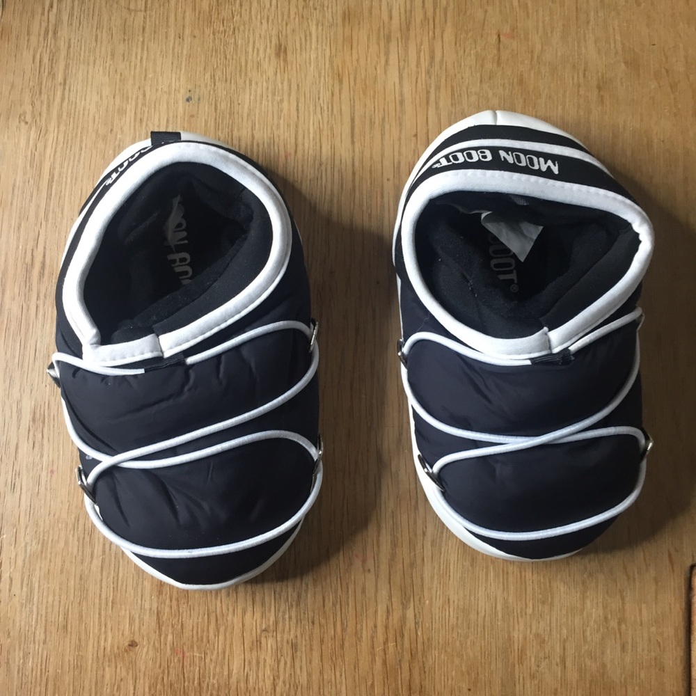 Moon Boot Kids Slippers - Black and White